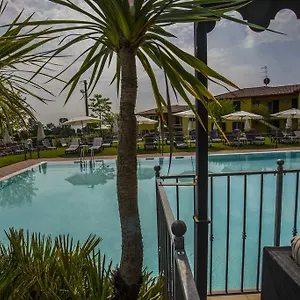 Aparthotel Karina